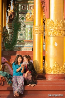 Shwedagon, Yangon, Myanmar. 